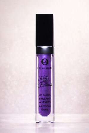 Gloss Kiss Me 'M Famous : "Embrasse moi j'suis célèbre" Ocamani D'IAMOND à partir de